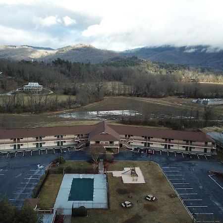 Mountain Valley Inn Dillard Bagian luar foto