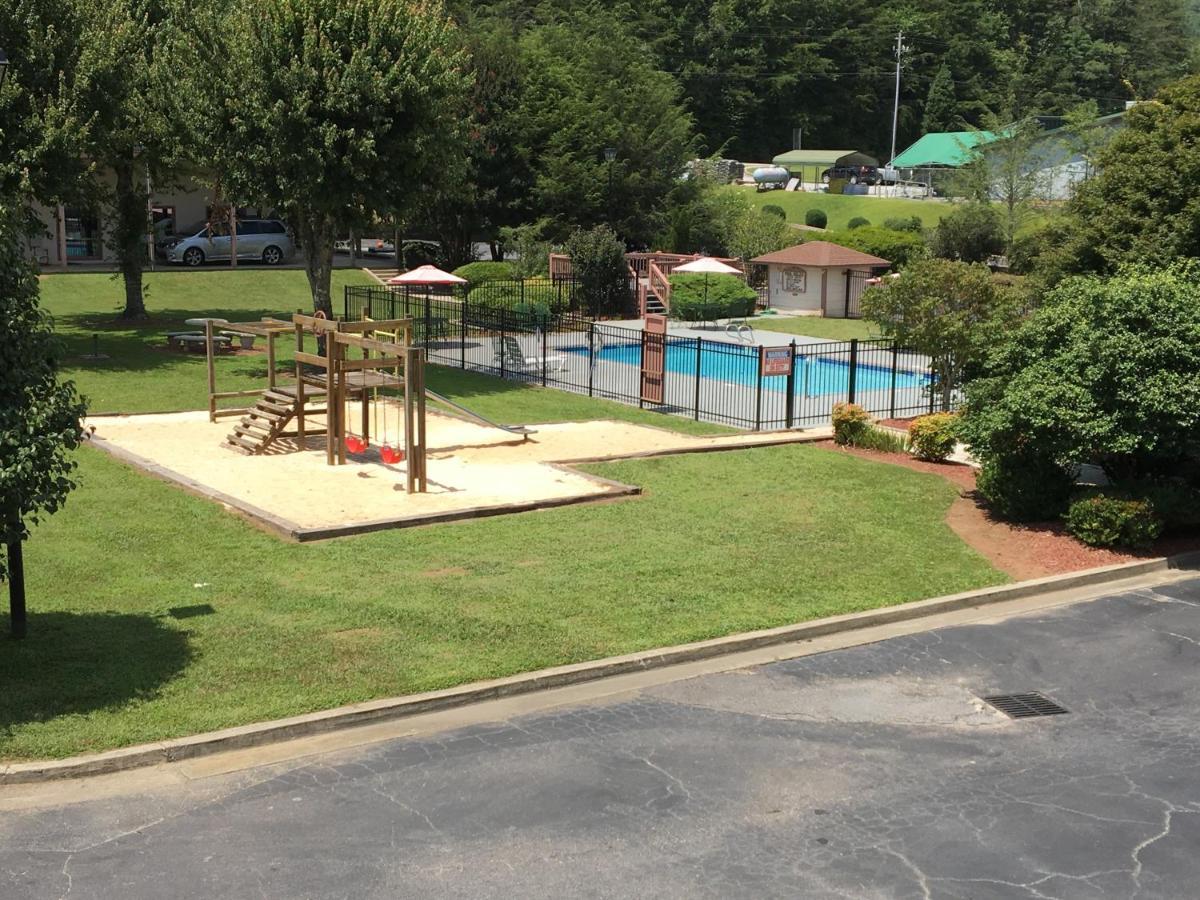 Mountain Valley Inn Dillard Bagian luar foto