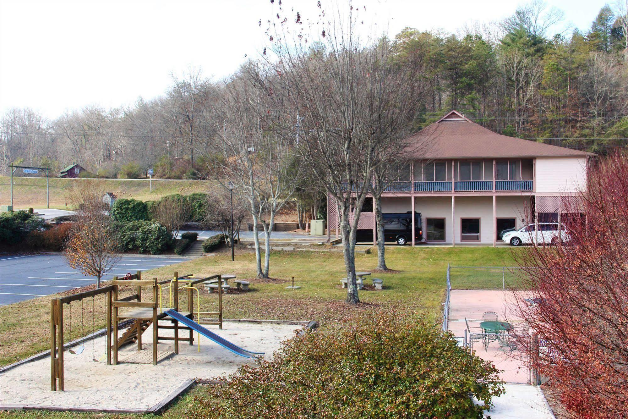 Mountain Valley Inn Dillard Bagian luar foto