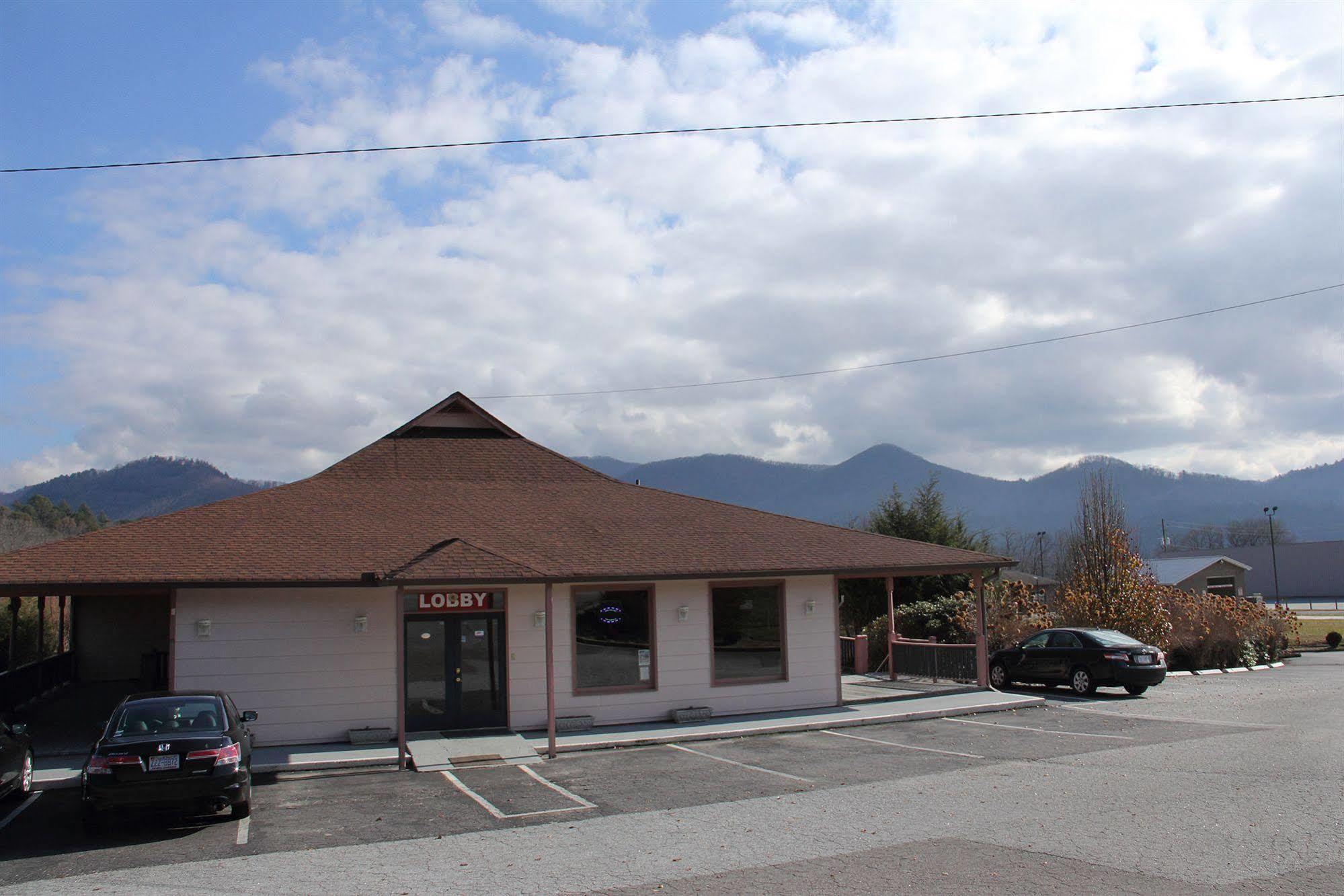 Mountain Valley Inn Dillard Bagian luar foto