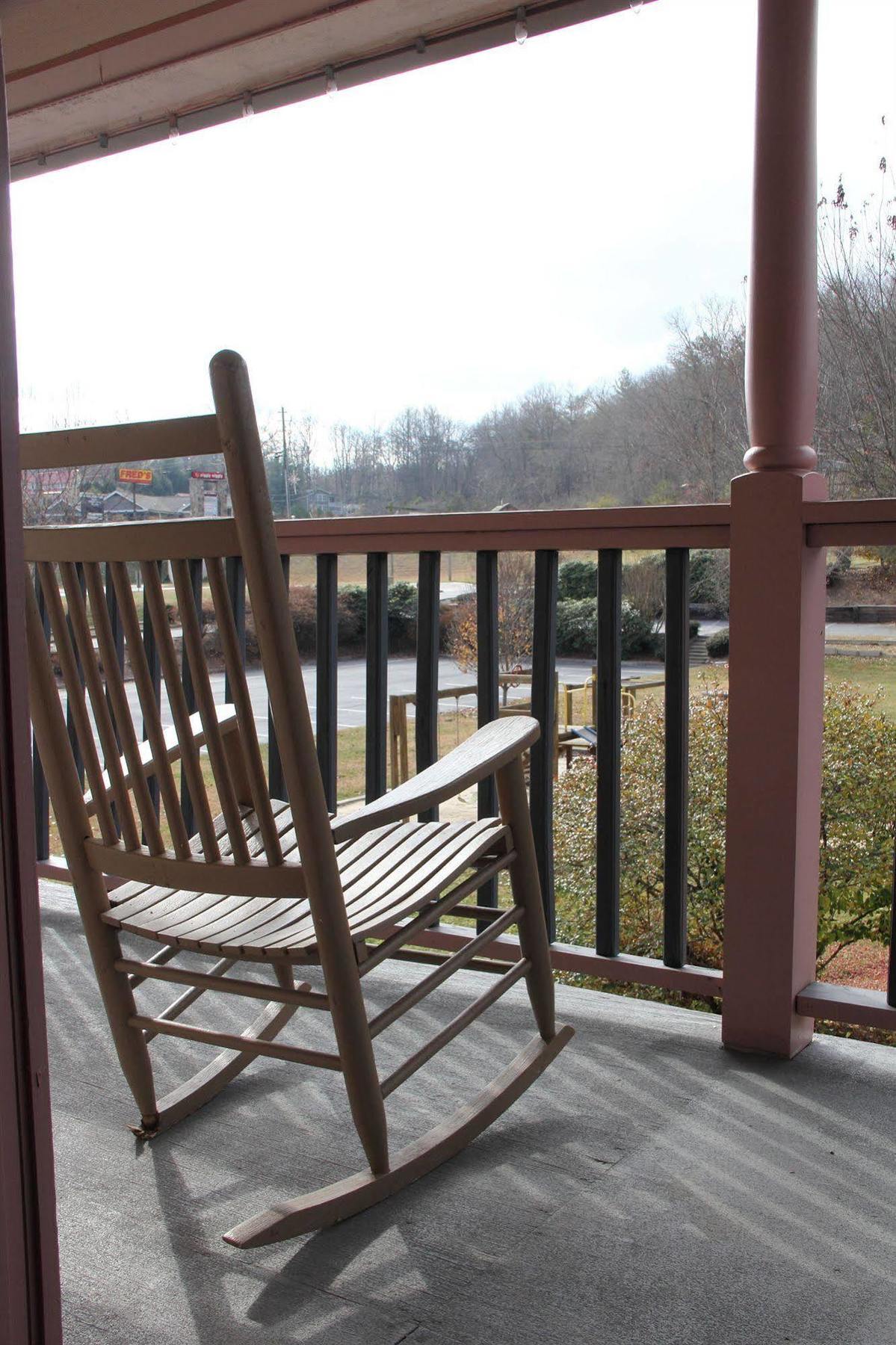 Mountain Valley Inn Dillard Bagian luar foto