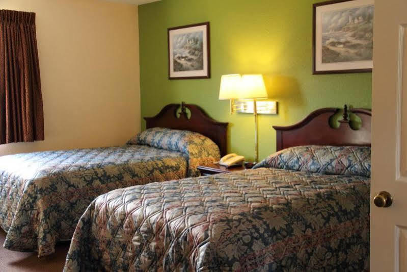 Mountain Valley Inn Dillard Bagian luar foto